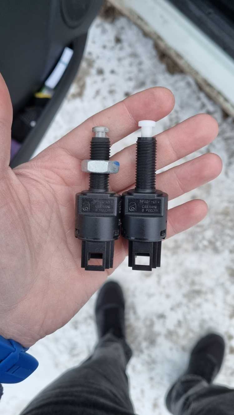 Осмотр креплений и механизмов управления