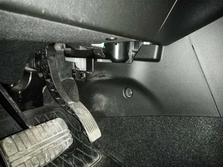 Удаление передней накладки