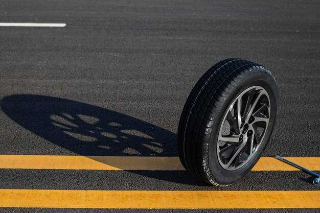 Тестирование сцепления шин на различных покрытиях