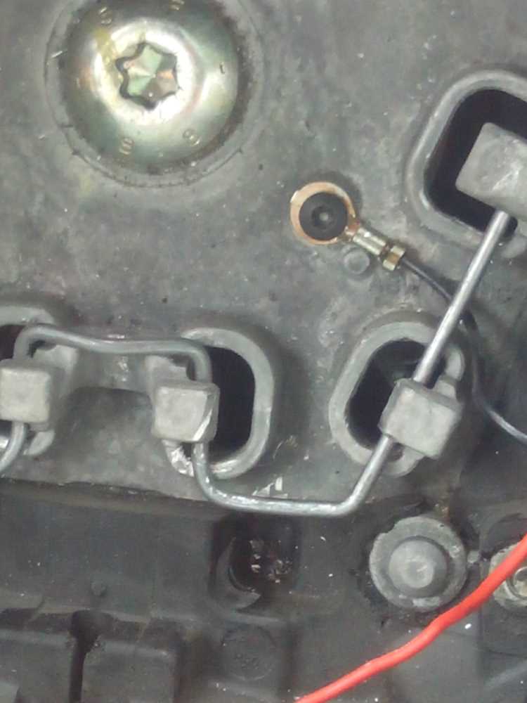 Снятие старой детали с кузова